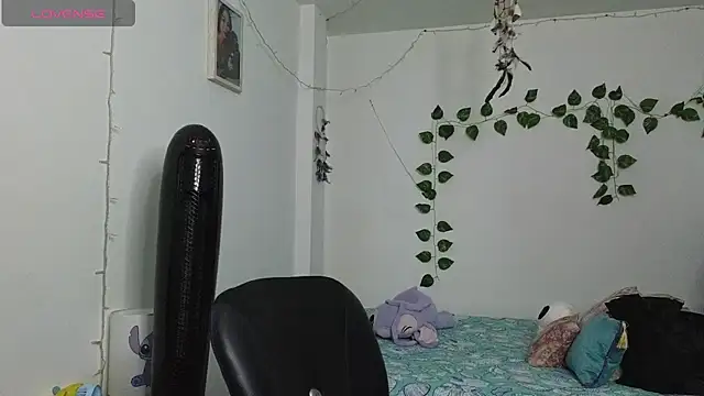 Asenaesmee's cam snapshot