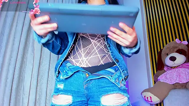 alejagarcia_'s cam snapshot