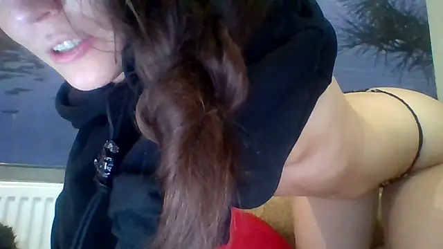 AliceTailor's cam snapshot