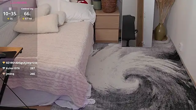 Sophie_Enzo's cam snapshot