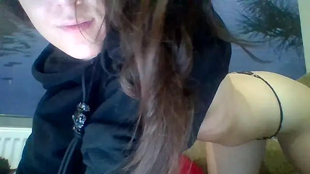 AliceTailor's cam snapshot