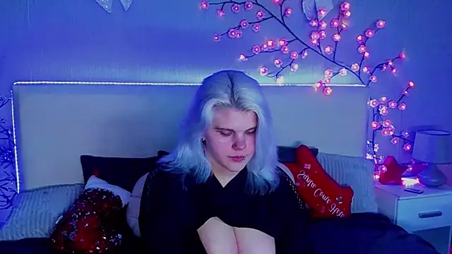 JoannLowe live sex cam