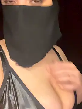 RooVaaN-Xx live sex cam