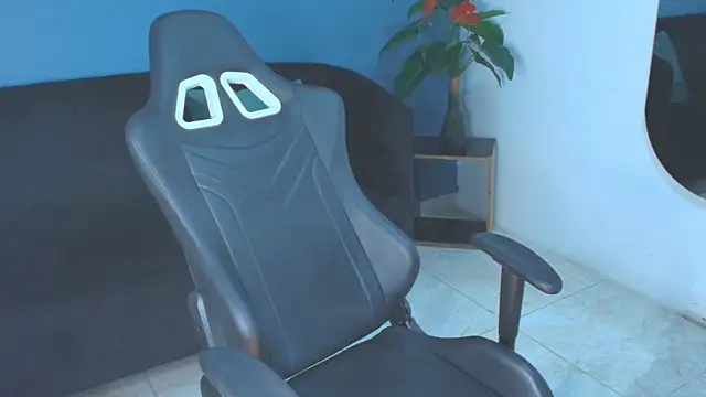 Zamira_Taylor's cam snapshot