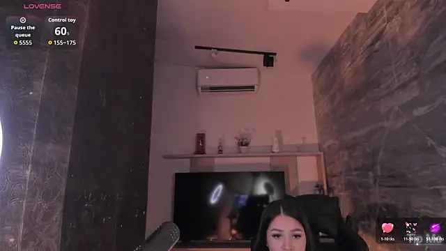 LunaBaker-1's cam snapshot