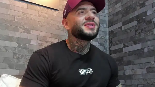 BruceDallas live sex cam