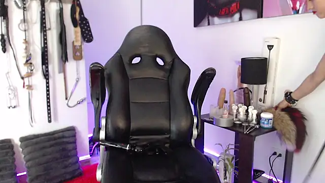 alison_slave's cam snapshot