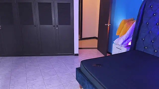 Issa_Clark01's cam snapshot