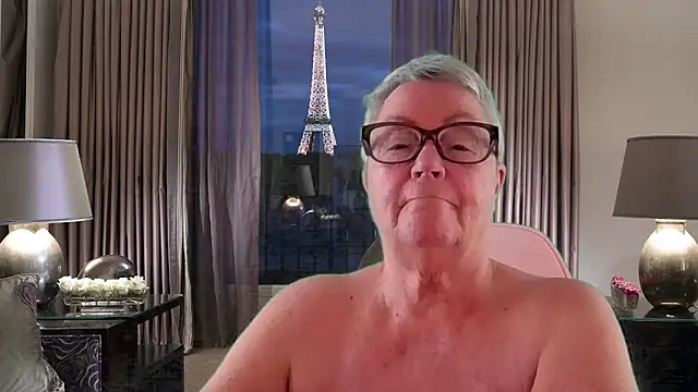 Mystery-Grandmother's cam snapshot