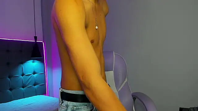 NicolasFerrer18's cam snapshot