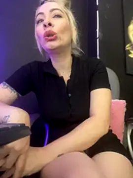 viktoria_davis_'s cam snapshot