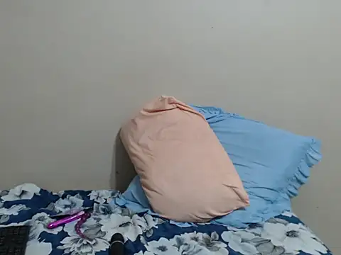 SexyLipss_'s cam snapshot