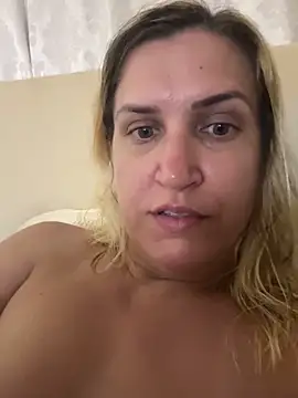 Bia_sexynovaes's cam snapshot