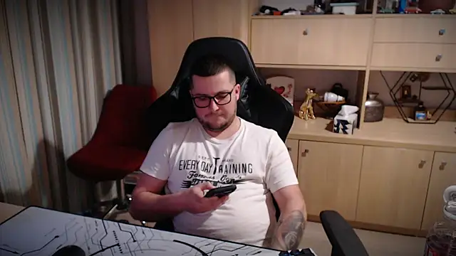 kevinnlovelly's cam snapshot