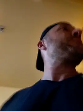 Brucejuce6669 live sex cam