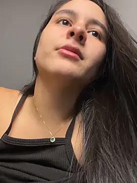 Mavie_roses's cam snapshot