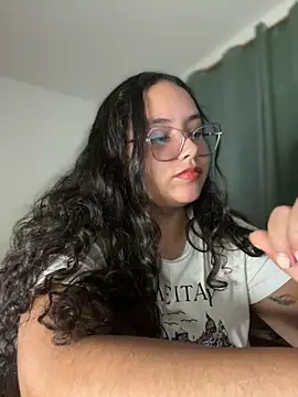 CurlyGirl_1's cam snapshot