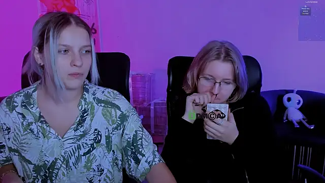 gloria_bubble's cam snapshot