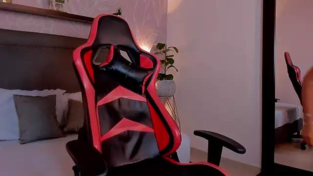 madison_saenzz's cam snapshot