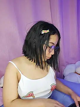 anni_ross's cam snapshot