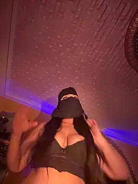 Queentaraf999's cam snapshot