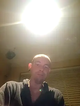 piercingpik's cam snapshot