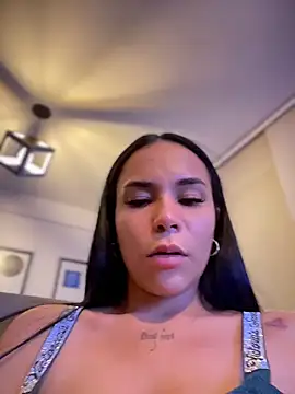 Naatalia live sex cam