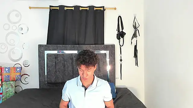 Maximiliano_Khalil live sex cam