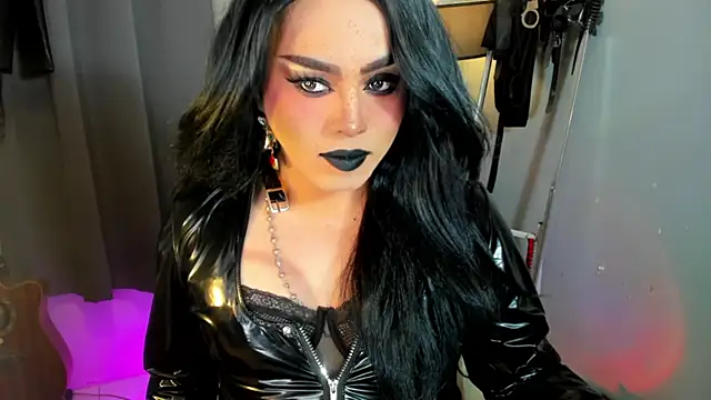 DominaAurumXXX live sex cam