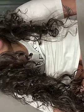 CurlyGirl_1's cam snapshot