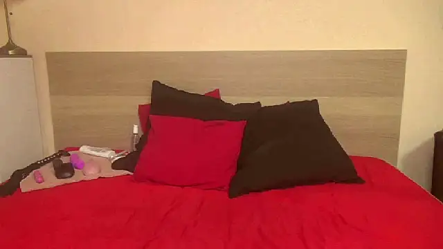 KendraLux live sex cam