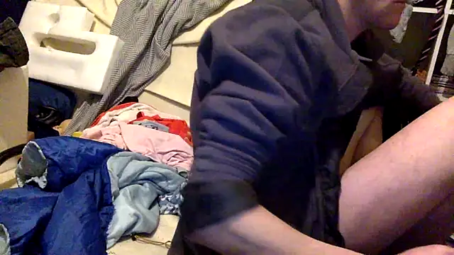 londonfuckwhore1 live sex cam