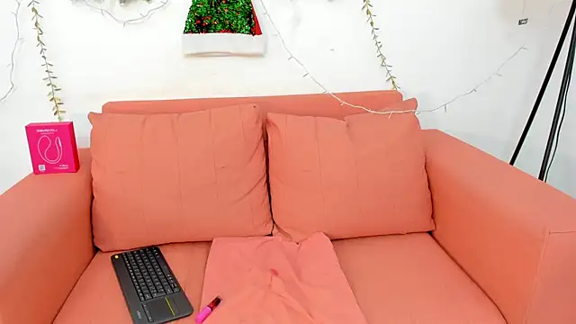 Emily-Carter's cam snapshot