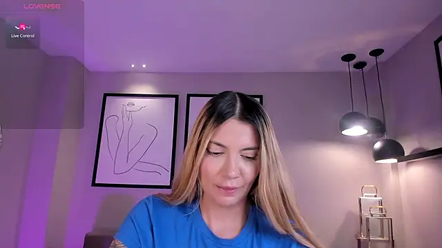 NiaHolland's cam snapshot