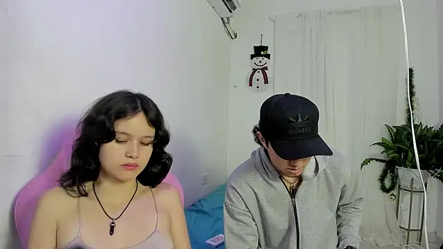 Laura_and_Kevin live sex cam