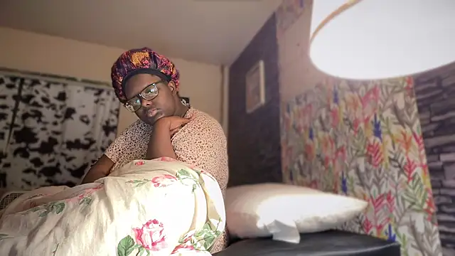 -Yagurlwest's cam snapshot