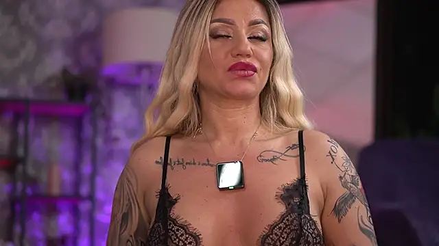 AlmaVelia's cam snapshot