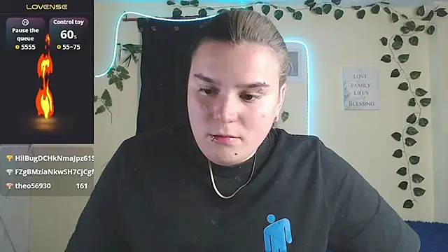 Nika_1_'s cam snapshot