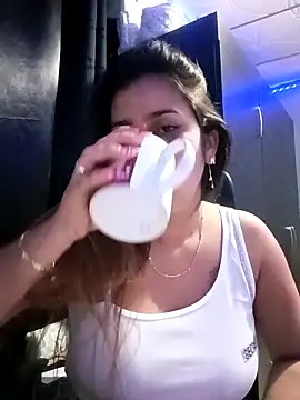 Latina_sexy1's cam snapshot