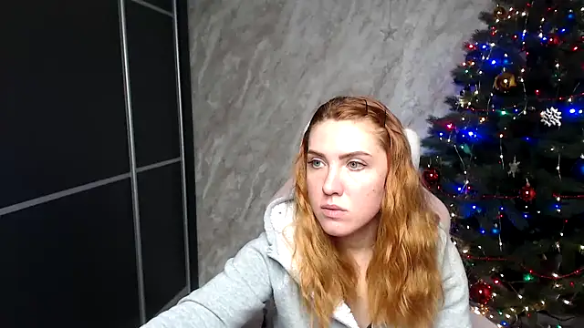 Reginasmilee live sex cam