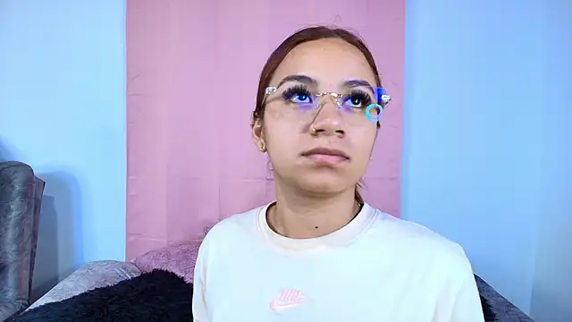 Jules_n_Gia live sex cam