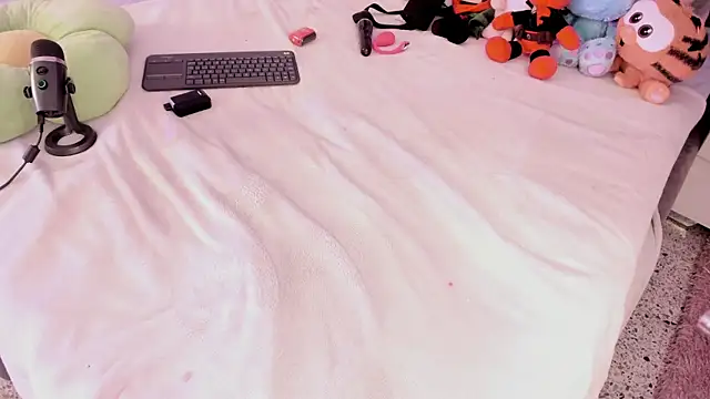 Camila_Matinez_'s cam snapshot