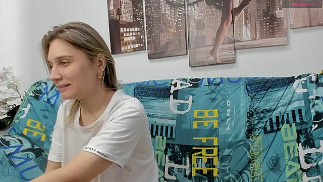 Tenderly_Sophie's cam snapshot