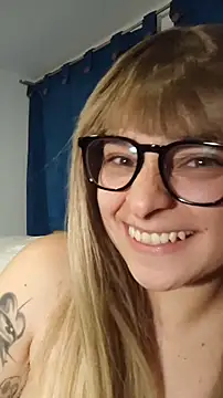 littlevalerie's cam snapshot