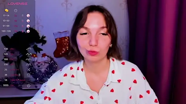 KindHazelHere_'s cam snapshot