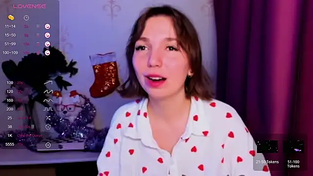 KindHazelHere_'s cam snapshot