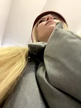 katty_cutey's cam snapshot