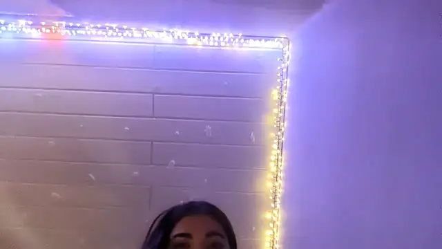 Mona_Slearys's cam snapshot