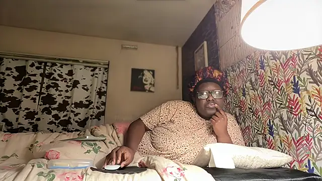 -Yagurlwest live sex cam