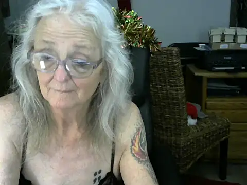 JoleneDelacroix live sex cam